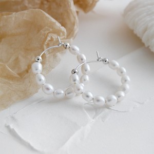 925 Sterling Silver Fresh Water Pearl Hoop Earring 60200270
