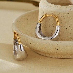 925 Sterling Silver Geometric Two-Tone Huggie Hoop Earring 60200293 925 Sterling Silver Geometric Two-Tone Huggie Hoop Earring 60200293