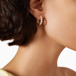 925 Sterling Silver Micro-Pave CZ Heart Huggie Hoop Earring 60200304 925 Sterling Silver Micro-Pave CZ Heart Huggie Hoop Earring 60200304