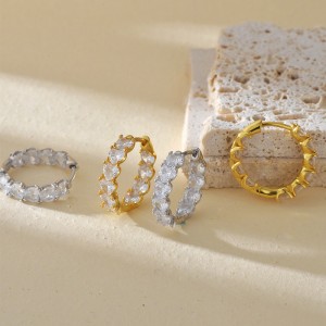 925 Sterling Silver Micro-Pave CZ Heart Huggie Hoop Earring 60200304 925 Sterling Silver Micro-Pave CZ Heart Huggie Hoop Earring 60200304