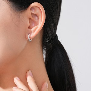 925 Sterling Silver Heart CZ Hoop Earring 60200341