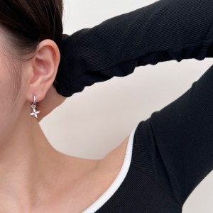 925 Sterling Silver Zirconia Flower Hoop Earring 60300162