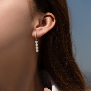 925 Sterling Silver Zirconia Flower Hoop Earring 60300168