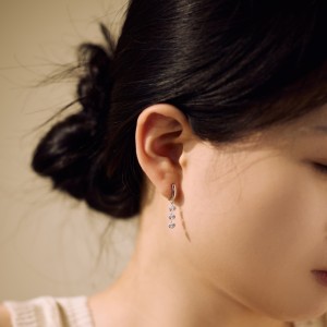 925 Sterling Silver 4mm Triple Zircon Hoop Earring 60300195