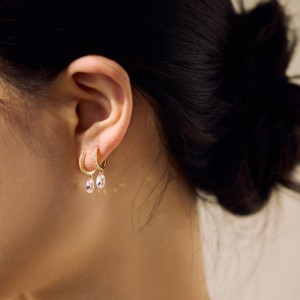 925 Sterling Silver 4*6mm Oval Zircon Hoop Earring 60300197