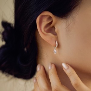 925 Sterling Silver 4*6mm Oval Zircon Hoop Earring 60300197