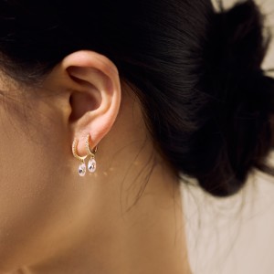 925 Sterling Silver 5*7mm Oval Zircon Hoop Earring 60300198