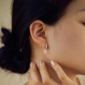 925 Sterling Silver 5*7mm Oval Zircon Hoop Earring 60300198