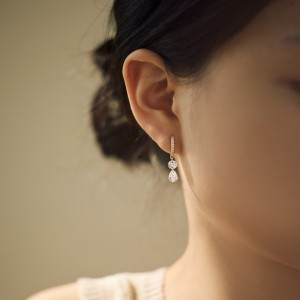 925 Sterling Silver Double Zircon Hoop Earring 60300199 925 Sterling Silver Double Zircon Hoop Earring 60300199