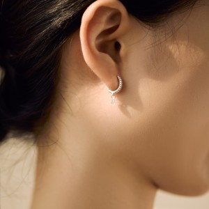 925 Sterling Silver 4*6 Teardrop Hoop Earring 60300200 925 Sterling Silver 4*6 Teardrop Hoop Earring 60300200