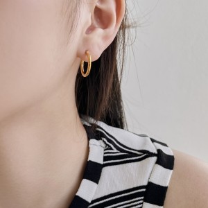 Minimalist Round Frensh Lock Hoop Earring 60400003 Minimalist Round Frensh Lock Hoop Earring 60400003