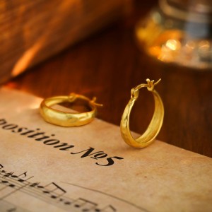 Vintage Dull Polish French Lock Hoop Earring 60400009