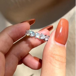 925 Sterling Silver Zirconia Heart Stackable Ring 70100101