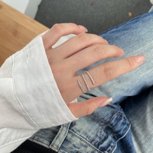 925 Sterling Silver Unique Spiral Zirconia Band Ring 70100113 925 Sterling Silver Unique Spiral Zirconia Band Ring 70100113