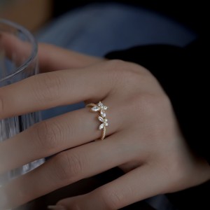 Butterfly Zirconia Band Ring 70100128 Butterfly Zirconia Band Ring 70100128