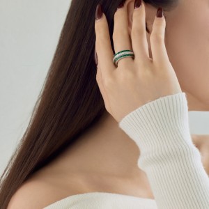 925 Sterling Silver Gear Zirconia Band Ring 70100256 925 Sterling Silver Gear Zirconia Band Ring 70100256