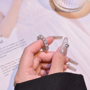 925 Sterling Silver Shiny Classic Zirconia Band Ring 70100296 925 Sterling Silver Shiny Classic Zirconia Band Ring 70100296