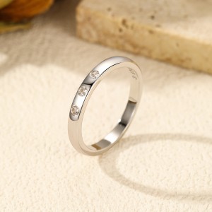 925 Sterling Silver Minimalist Zirconia Band Ring 70100307