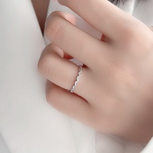 925 Sterling Silver Minimalist Twisted Wave Stacking Ring 70100325