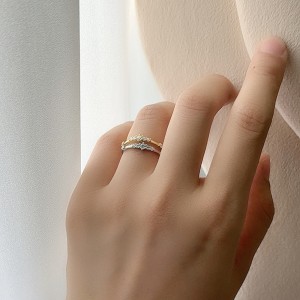 925 Sterling Silver CZ Stacking 7 Sparkling Stones Ring 70100329