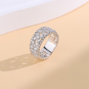 925 Sterling Silver Full Pavé Clover Band Ring 70100340