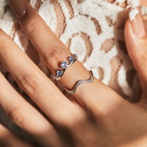 925 Sterling Silver Irregular Wave Crown Stackable Ring 70100350