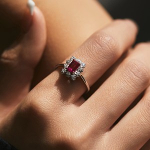 925 Sterling Silver Hot Pink CZ Vintage Ring 70100362