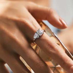 925 Sterling Silver Heart & Emerald Cut CZ Ring 70100371