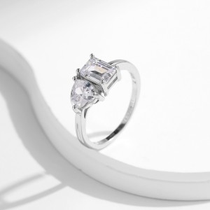 925 Sterling Silver Heart & Emerald Cut CZ Ring 70100371
