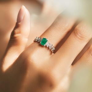 925 Sterling Silver Vintage Emerald-Cut Green Zirconia Leaf Ring 70100380