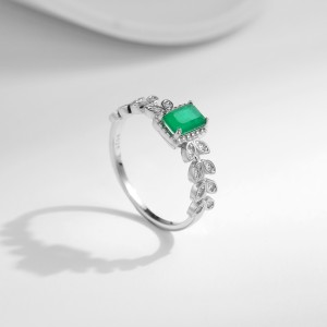 925 Sterling Silver Vintage Emerald-Cut Green Zirconia Leaf Ring 70100380