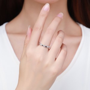 925 Sterling Silver Zirconia Star Band Ring 70100400