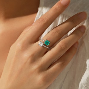 925 Sterling Silver Simulated Paraiba Zircon Band Ring 70100426 925 Sterling Silver Simulated Paraiba Zircon Band Ring 70100426