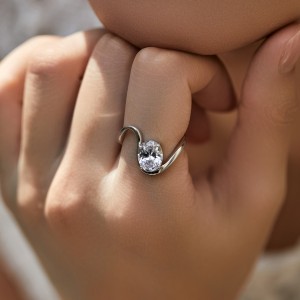 925 Sterling Silver Creative Oval Solitaire Ring 70100447