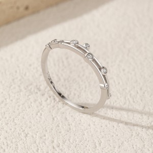 925 Sterling Silver Minimalist Line Zircon Ring 70100460