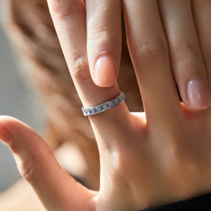 925 Sterling Silver Square Crystal Band Ring 70100462 925 Sterling Silver Square Crystal Band Ring 70100462