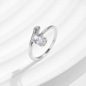 925 Sterling Silver Irregular Oval Zircon Ring 70100466 925 Sterling Silver Irregular Oval Zircon Ring 70100466