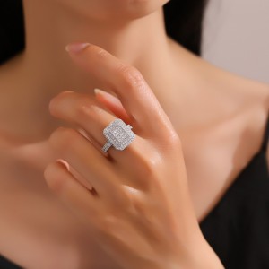 925 Sterling Silver Rectangle Micro-Pavé Zircon Ring 70100503