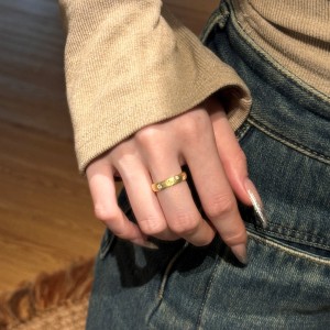 925 Sterling Silver Brushed Finish Pave Star Stacking Ring 70100518 925 Sterling Silver Brushed Finish Pave Star Stacking Ring 70100518