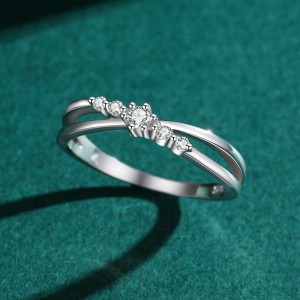 925 Sterling Silver Minimalist Twisted Crossover CZ Ring 70100548