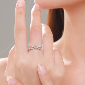 925 Sterling Silver Crossover Zircon Ring 70100552