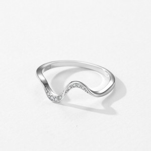 925 Sterling Silver Wave CZ Minimalist Band Ring 70100557