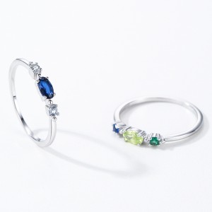 925 Sterling Silver Vintage Three-Stone CZ Stackable Ring 70100560