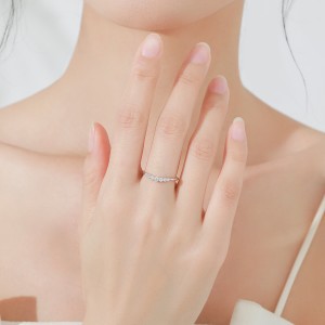 925 Sterling Silver Minimalist Micro-Pavé Zircon Stacking Ring 70100565 925 Sterling Silver Minimalist Micro-Pavé Zircon Stacking Ring 70100565