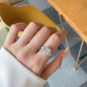 8A Ice Flower Cut Square Zirconia Ring 70200075 8A Ice Flower Cut Square Zirconia Ring 70200075