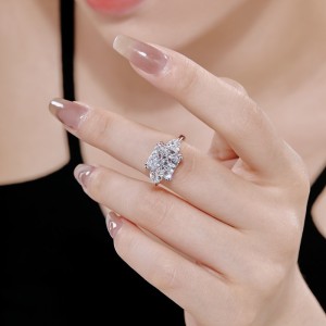 8A Ice Flower Cut Square Zirconia Ring 70200075 8A Ice Flower Cut Square Zirconia Ring 70200075