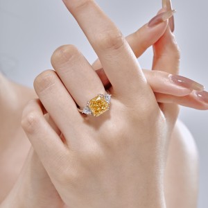 8A Ice Flower Cut Square Zirconia Ring 70200075 8A Ice Flower Cut Square Zirconia Ring 70200075