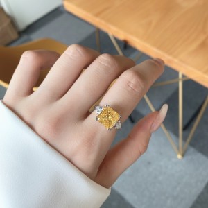 8A Ice Flower Cut Square Zirconia Ring 70200075 8A Ice Flower Cut Square Zirconia Ring 70200075