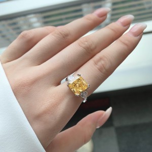 8A Ice Flower Cut Square Zirconia Ring 70200075 8A Ice Flower Cut Square Zirconia Ring 70200075