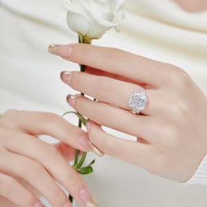 Crushed Ice Lab Sapphire Zirconia Solitaire Ring 70200098